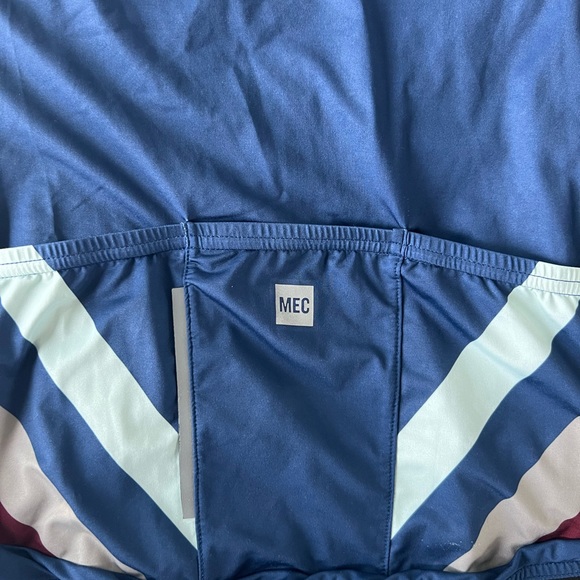 MEC mountain equipment co-op cycling jersey - Picture 6 of 6